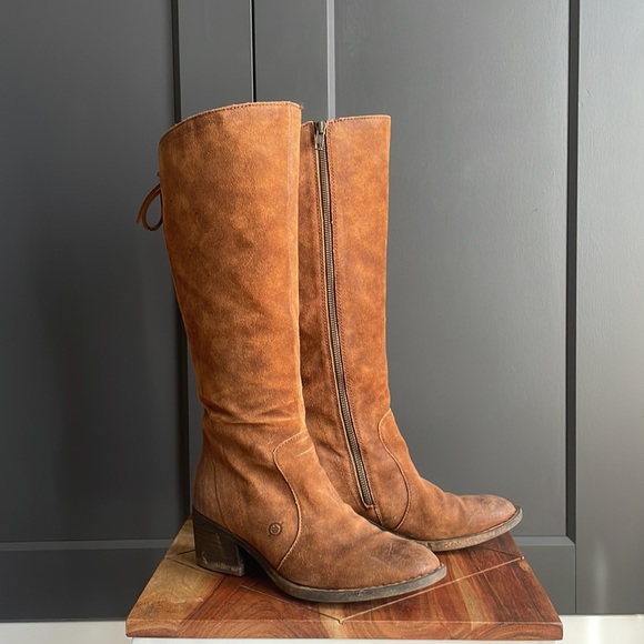 Brown suede Born boots - Picture 9 of 10